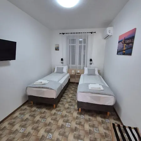 Altair Arpad Apartamento Vecsés